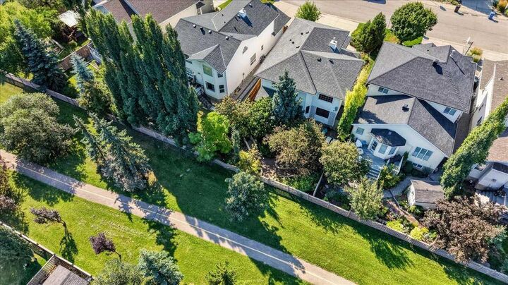 Property Photo: 30 Sierra Nevada Way SW AB T3H 3M6