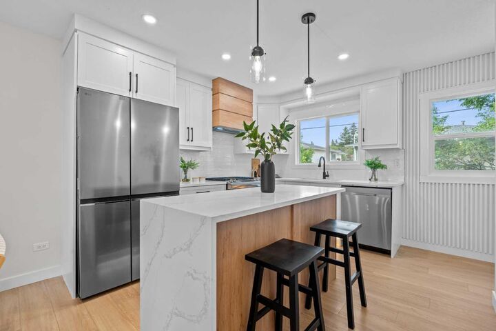 3020 15 Avenue SW — photo 1