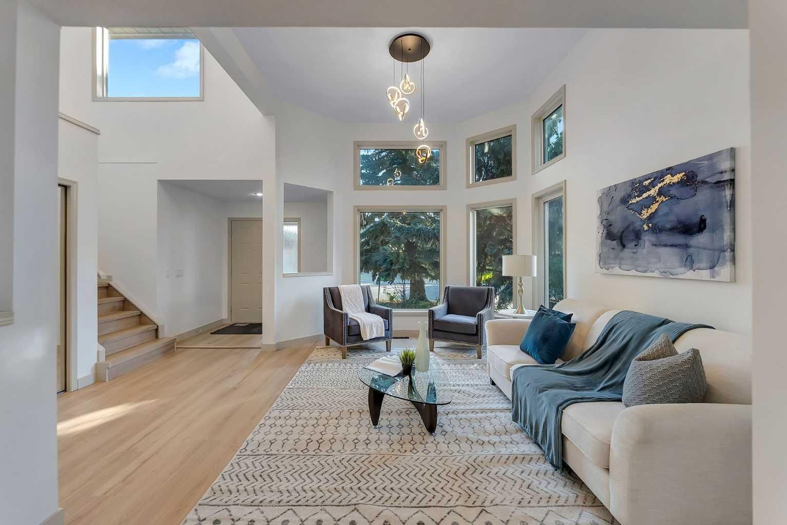 Property Photo: 12 Diamond Terrace SE AB T2J 7A9