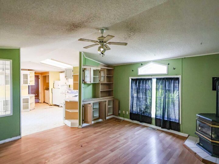 Property Photo: 6024 Spruce Crescent AB T4K 1G6