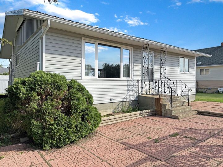 Property Photo: 4912 49 Avenue AB T0H 1S0