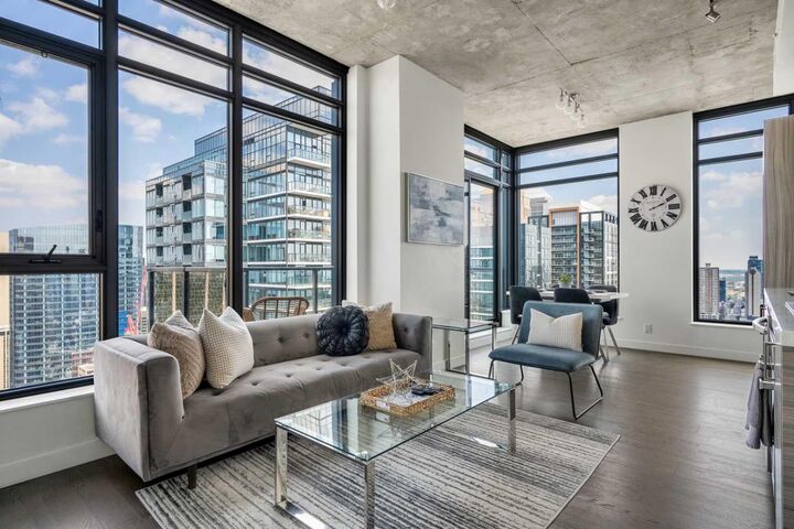 Property Photo: 1010 6 Street SW 3006 AB T2R 1B4