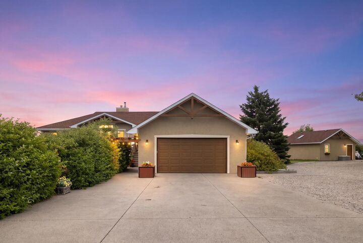 Property Photo: 244114 Range Road 32 AB T3Z 2E3