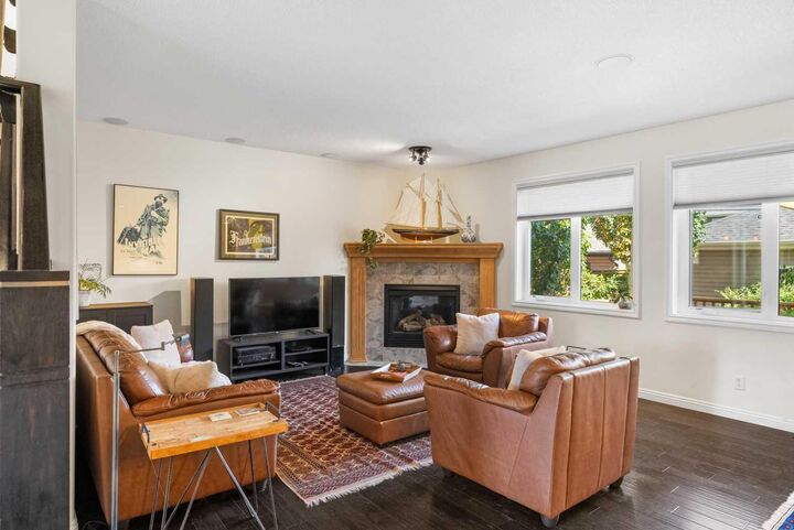 Property Photo:  123 Prestwick Manor SE  AB T2Z 4S7 