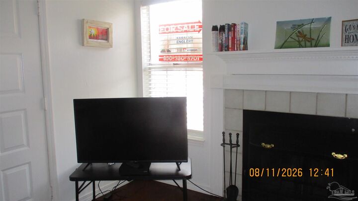 Property Photo: 501 E Burgess Rd C Furnished 1 FL 32504
