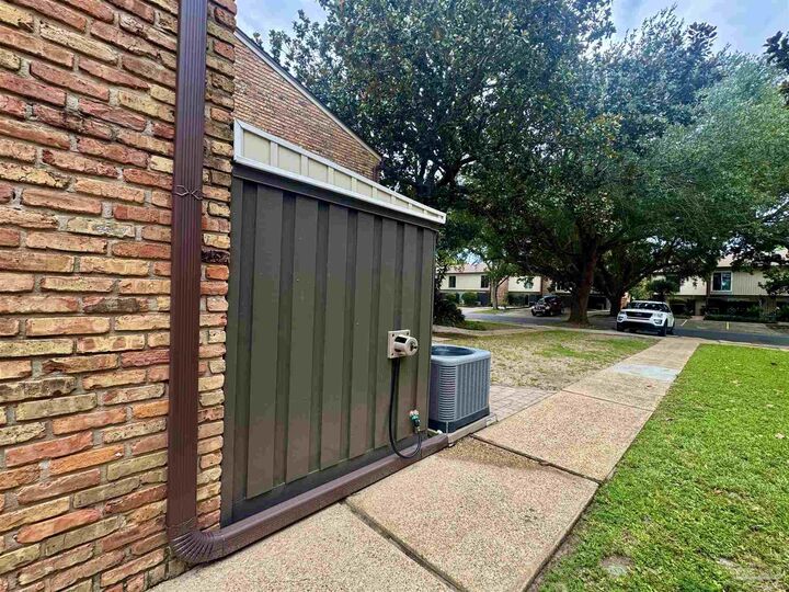 Property Photo:  4808 Huron Dr  FL 32507 