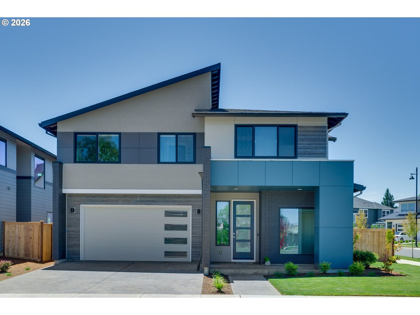 Property Photo:  6802 SE Genrosa St  OR 97129 