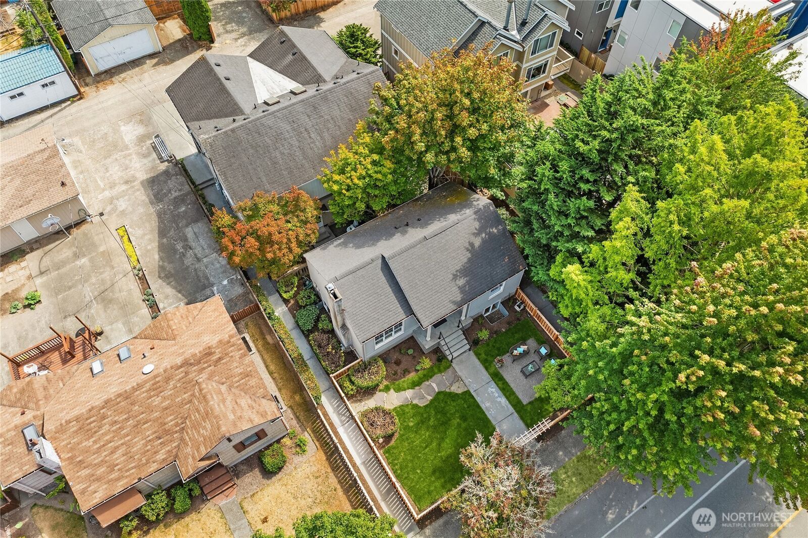 Property Photo: 5616 Fauntleroy Way SW WA 98136