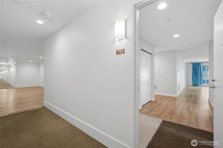 Property Photo: 321 10th Avenue S 712 WA 98104