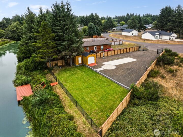 Property Photo:  735  Swan Court SE  WA 98569 