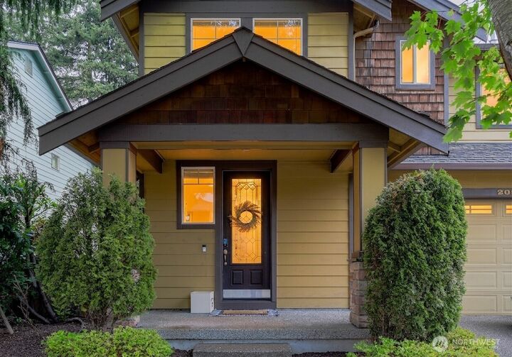 Property Photo:  208  Ilwaco Place SE  WA 98059 