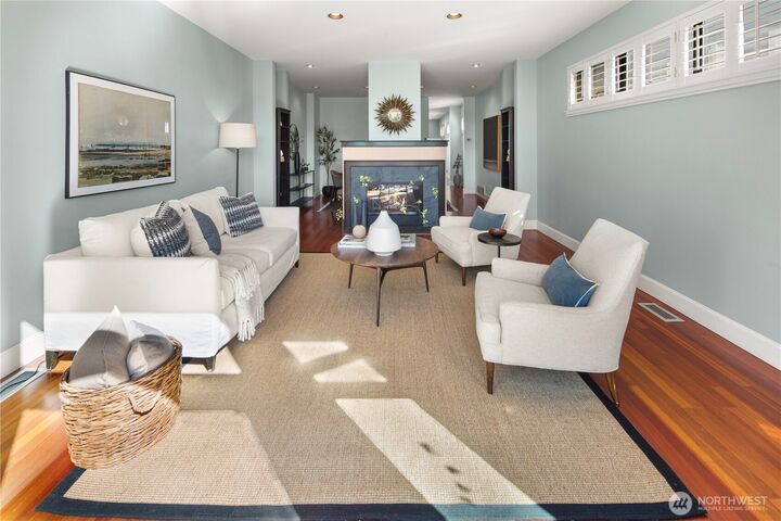 Property Photo:  2358  Fairview Avenue E  WA 98102 