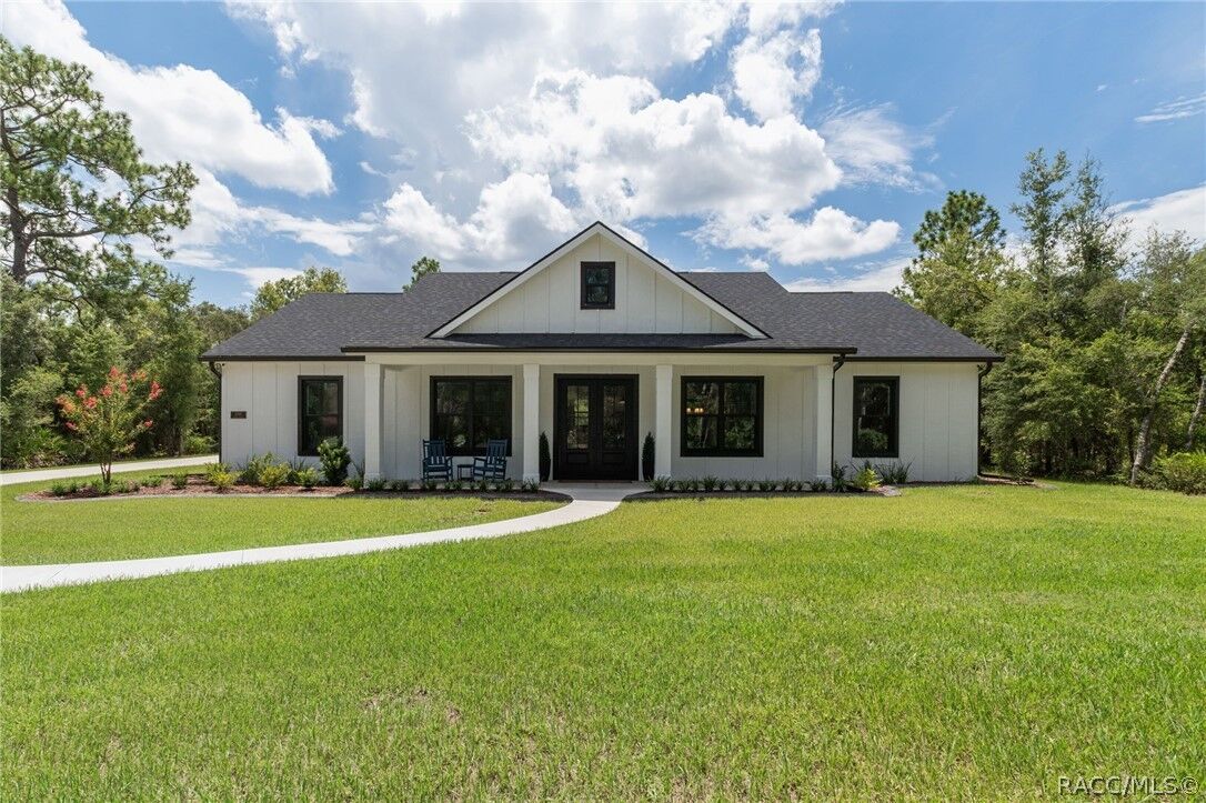 Property Photo:  2210 E Celina Street  FL 34453 