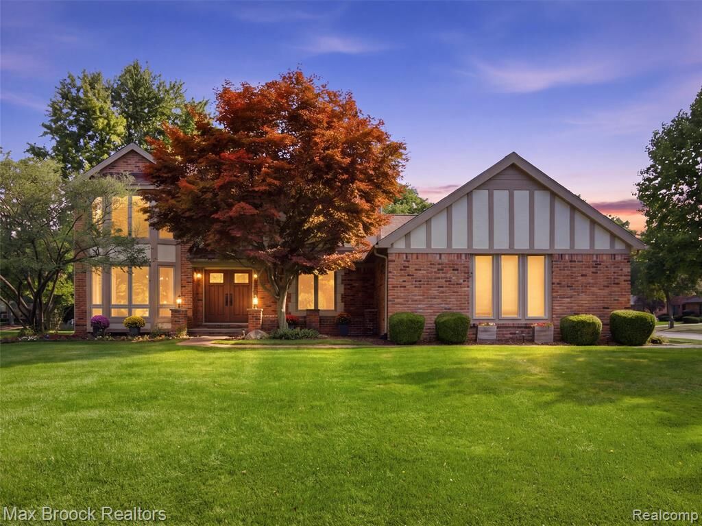 Property Photo: 1664 White Birch Court MI 48098