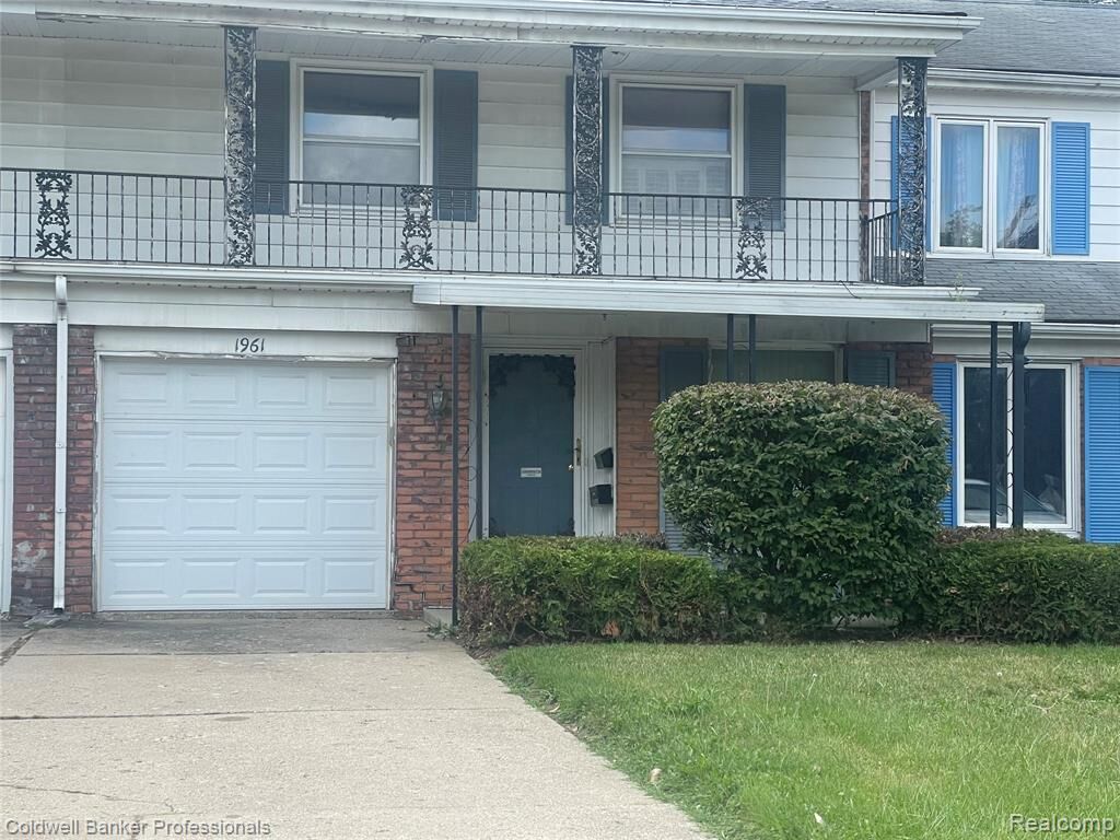 Property Photo:  1961 Laurel Oak Drive  MI 48507 