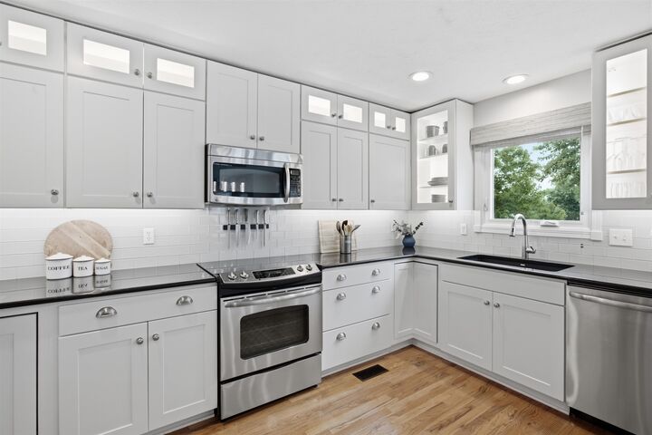 Property Photo:  2526 N Hazelwood St  KS 67205 