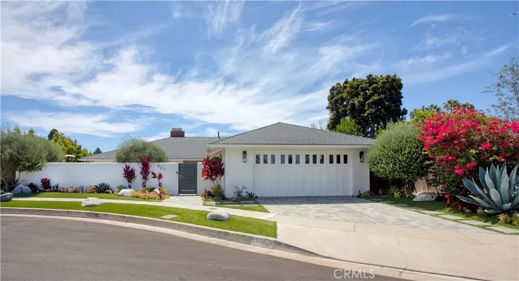 Property Photo:  927 Bellis Street  CA 92660 