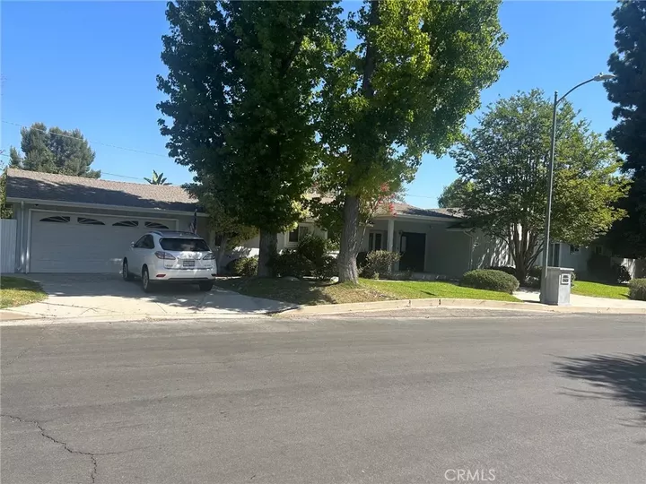 Property Photo:  17229 Weddington  CA 91316 