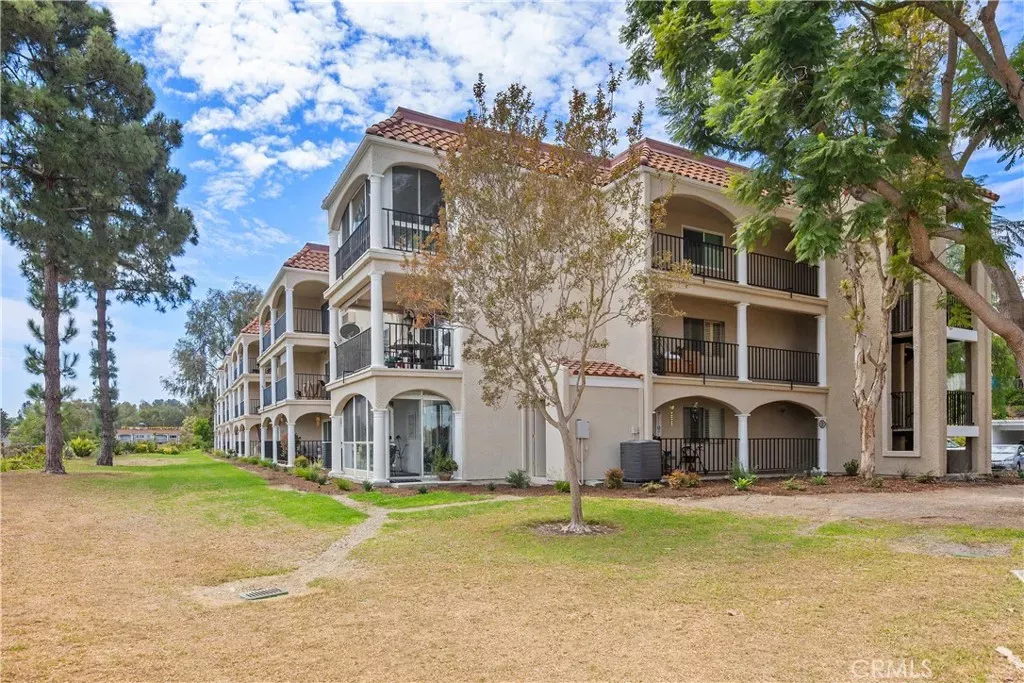 Property Photo:  4014 Calle Sonora Oeste 2A  CA 92637 