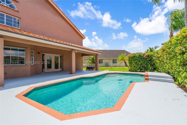 Property Photo:  950 NW 197th Ter  FL 33029 
