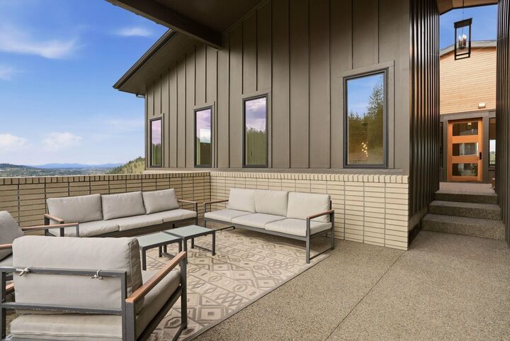 Property Photo: 5227 S Lincoln Way WA 99224
