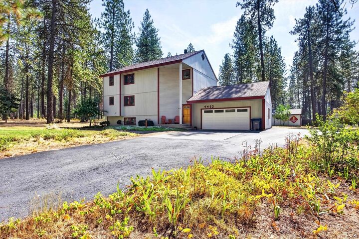 Property Photo: 4410 E Silver Pine Rd WA 99005