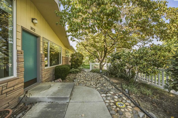 Property Photo:  1821 Thayer Drive  WA 99354 