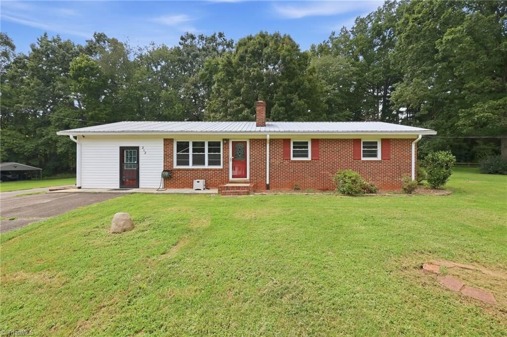 Property Photo:  212 Circle Drive  NC 27017 
