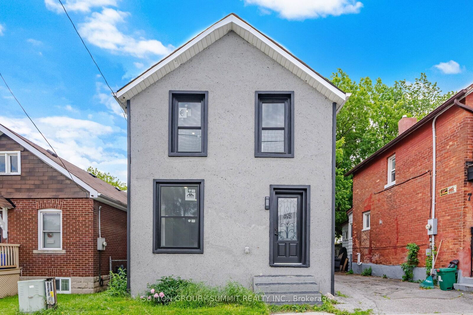 Property Photo: 11 Maple Street ON L1H 2L6