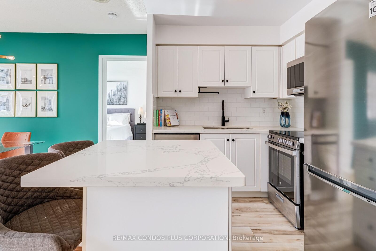 Property Photo: 43 Eglinton Avenue E 1901 ON M4P 1A5