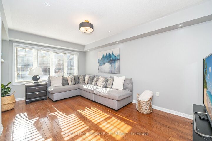 Property Photo: 6 Baby Pointe Trail ON L7A 0W1