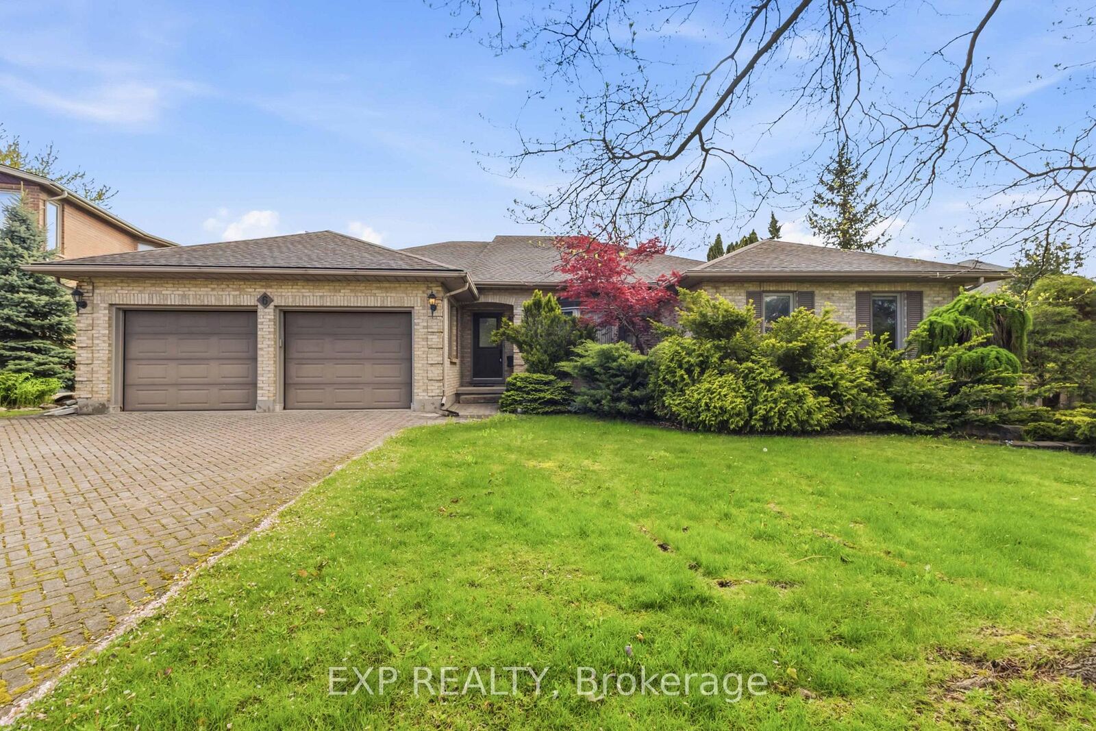 Property Photo: 6 Thirlmere Road ON N6G 4R1