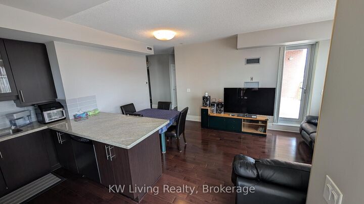 Property Photo: 21 Upper Duke Crescent 610B ON L6G 0B6