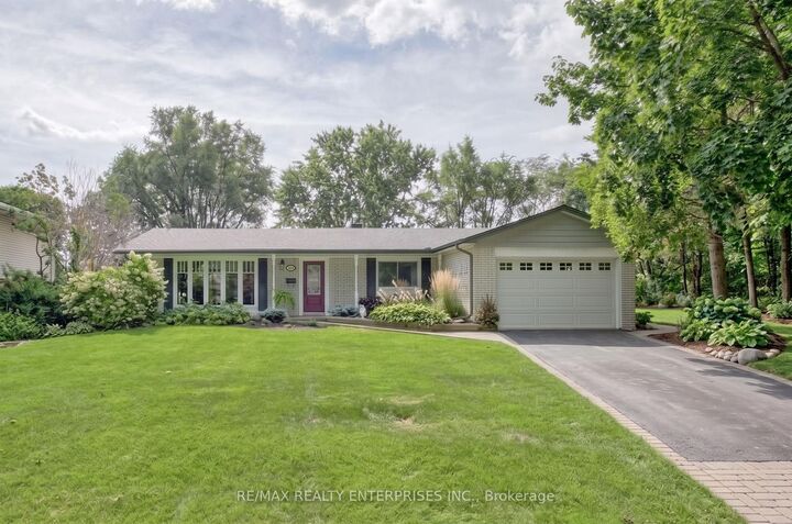 1566 Venetia Drive — photo 1