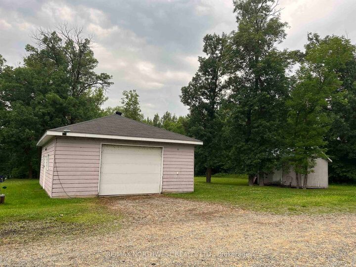 Property Photo:  986 Hwy 11  ON P0W 1K0 
