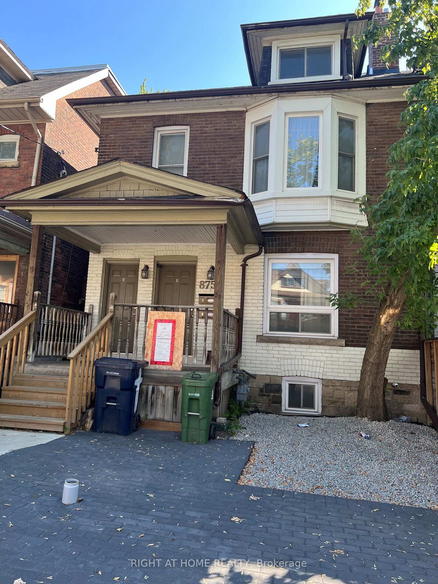 Property Photo:  875 Bathurst Street Garden Suite  ON M5R 3G2 