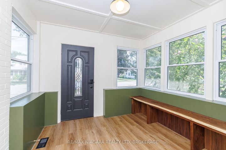 Property Photo:  164 Kent Street  ON L3K 2Z8 