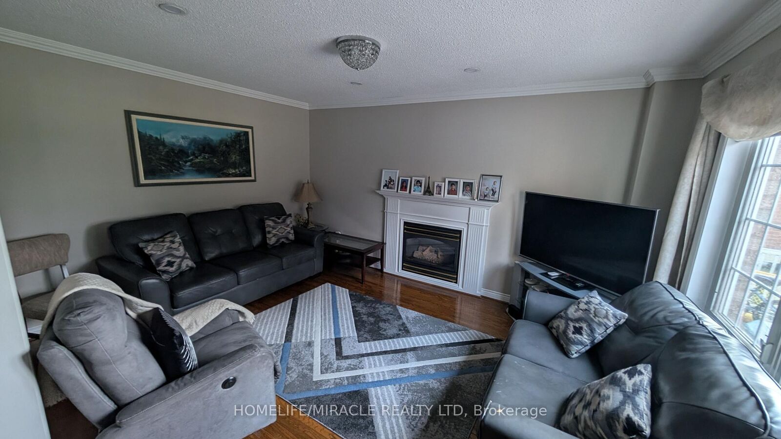 Property Photo:  65 Timber Lane  ON L4L 3J6 