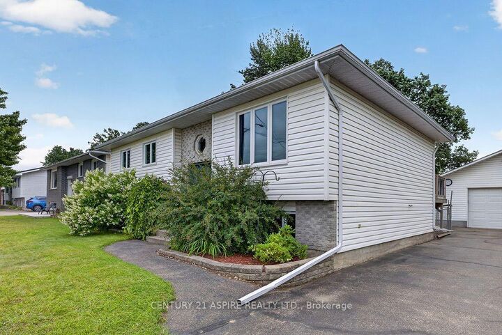 Property Photo:  50 Portage Road  ON K8H 3M8 