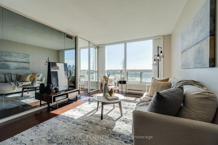 Property Photo: 4450 Tucana Court 902 ON L5R 3R4