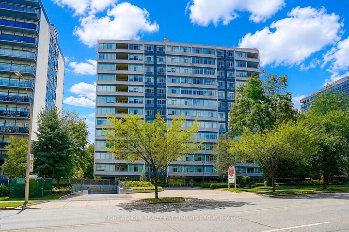 Property Photo: 500 Avenue Road 102 ON M4V 2J6