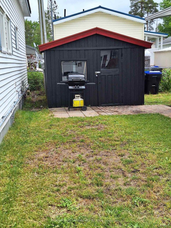 Property Photo: 17 Second Street ON L0M 1B3