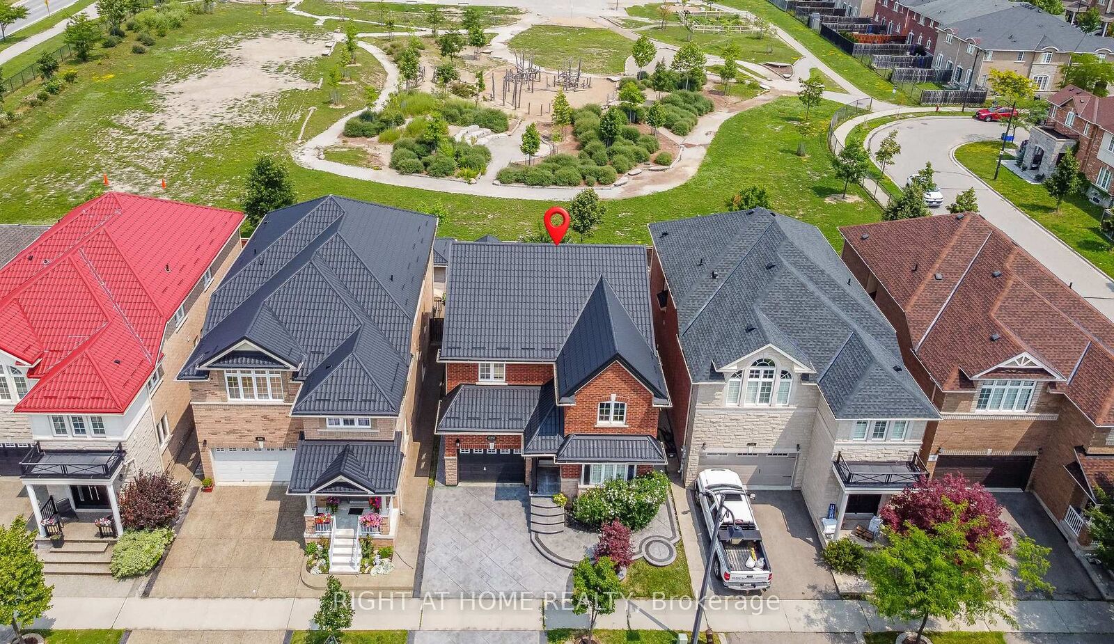 Property Photo: 696 Caldwell Crescent ON L9T 0H6