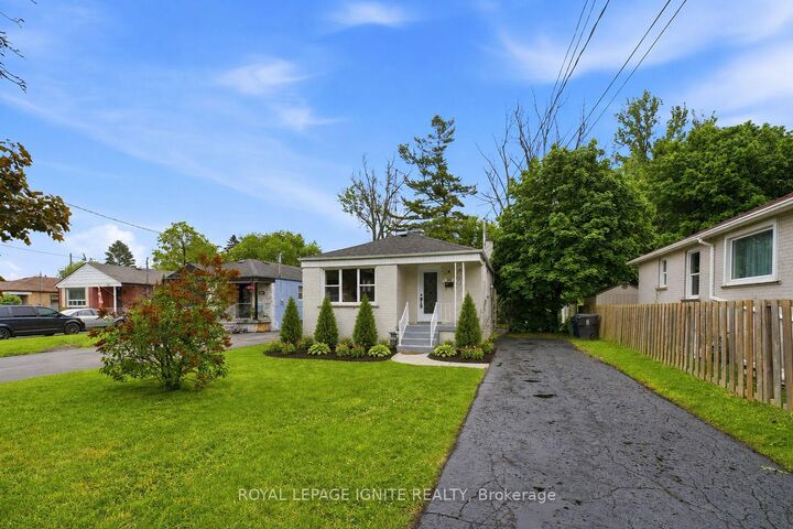 Property Photo:  89 Darlingside Drive  ON M1E 3P2 
