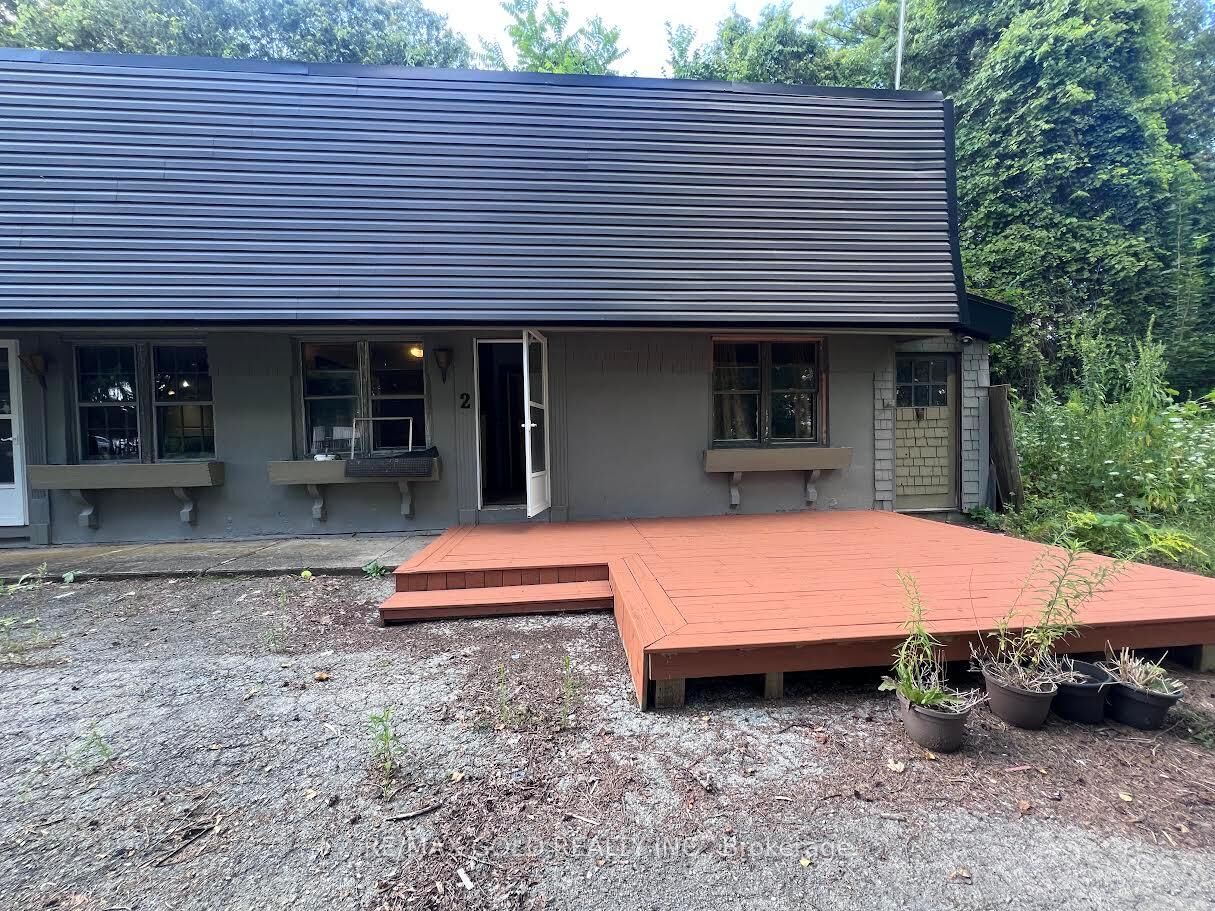 Property Photo: 292 Freelton Road 2 ON L8B 0Z5