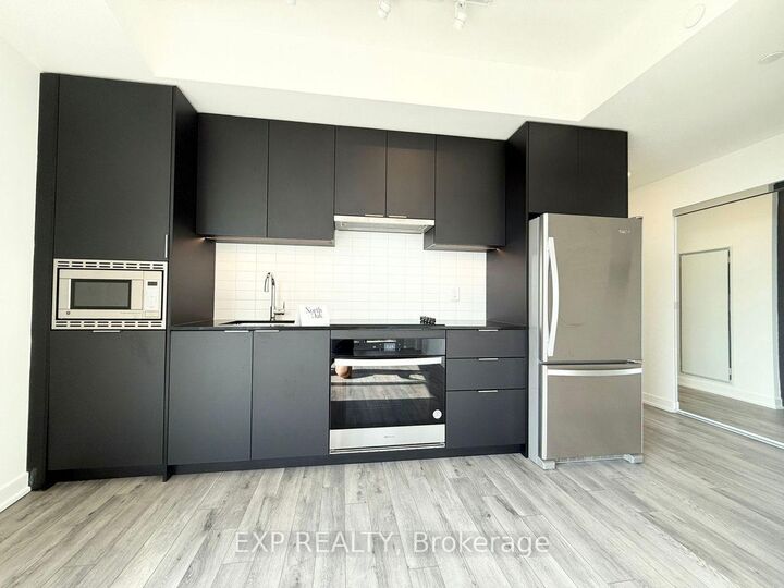 Property Photo:  3079 Trafalgar Road 1602  ON L6H 8C5 