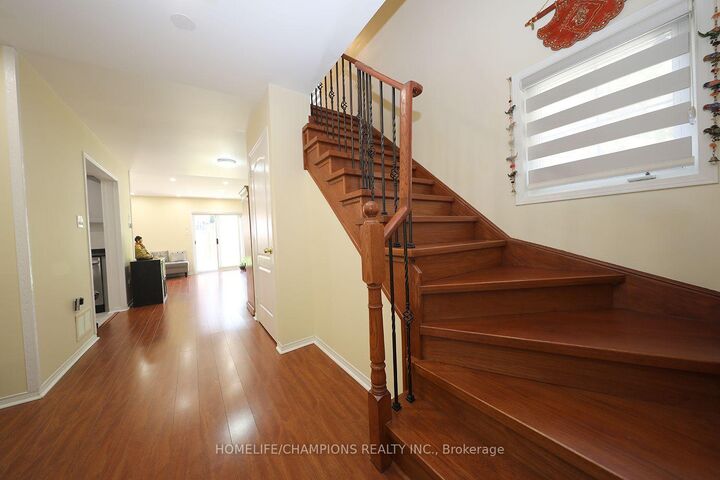 Property Photo: 16 Echo Glen Road ON M9B 4W6