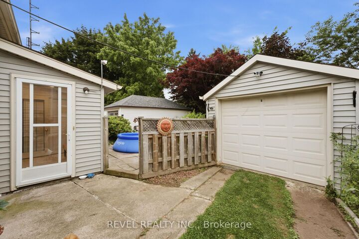 Property Photo:  81 Vale Avenue  ON L2R 1T5 