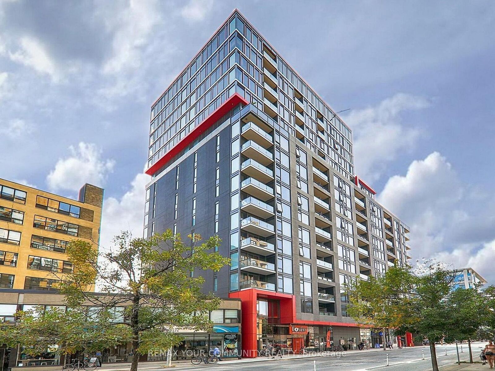 Property Photo:  435 Richmond Street W 902  ON M5V 0N3 