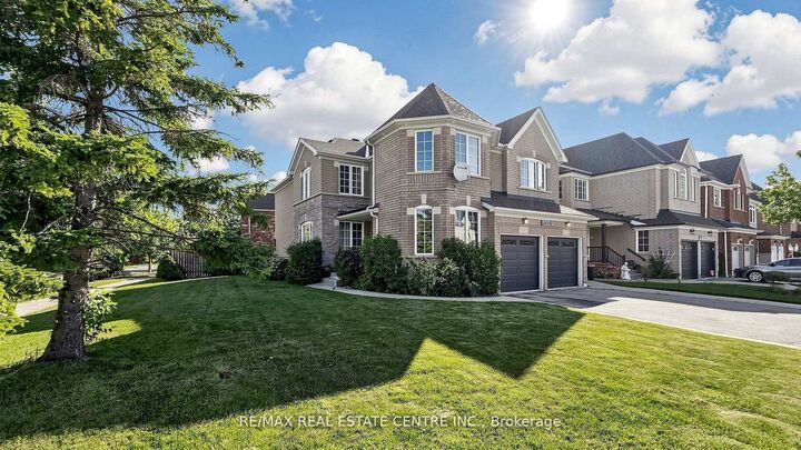 Property Photo:  5937 Summerside Drive  ON L5M 6K8 
